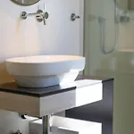 Vibrant And Elegant Downtown Krk - One Bedroom 公寓 *