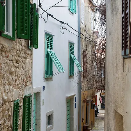 公寓 Vibrant And Elegant Downtown Krk - One Bedroom 克尔克