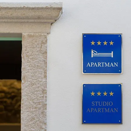 Vibrant And Elegant Downtown Krk - One Bedroom 公寓 克尔克