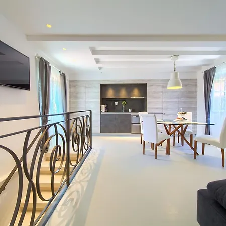 Vibrant And Elegant Downtown Krk - One Bedroom *
