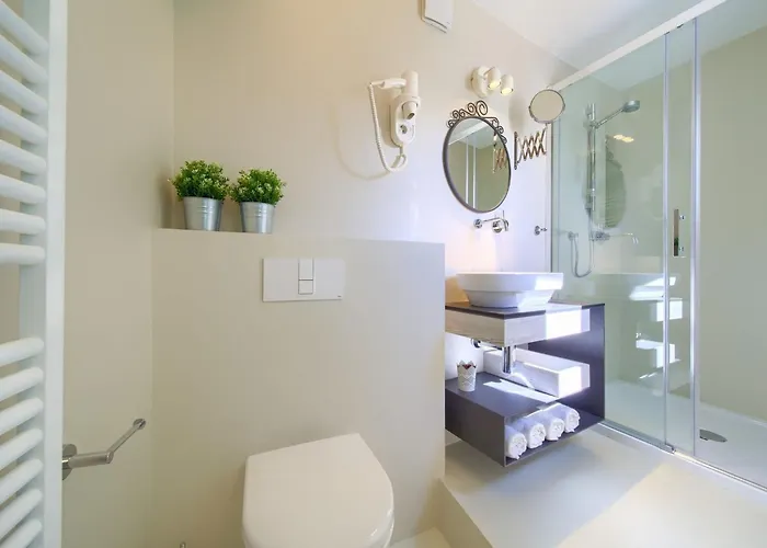 Lejlighed Vibrant And Elegant Downtown Krk - One Bedroom Krk Town
