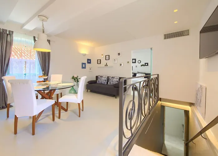 Vibrant And Elegant Downtown Krk - One Bedroom Krk Town