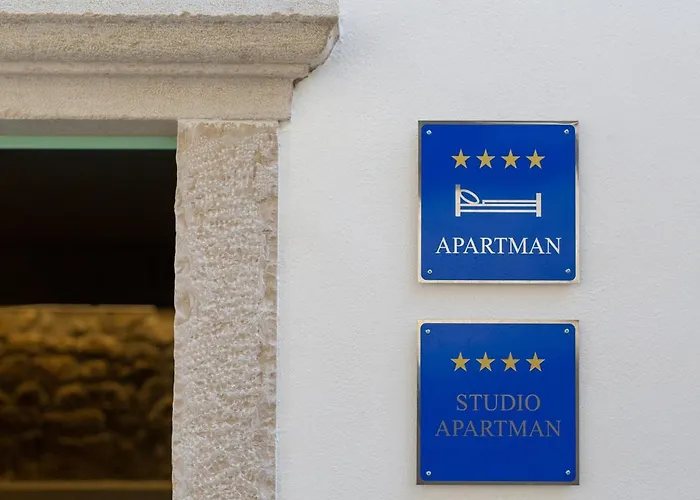 Vibrant And Elegant Downtown Krk - One Bedroom Lejlighed Krk Town