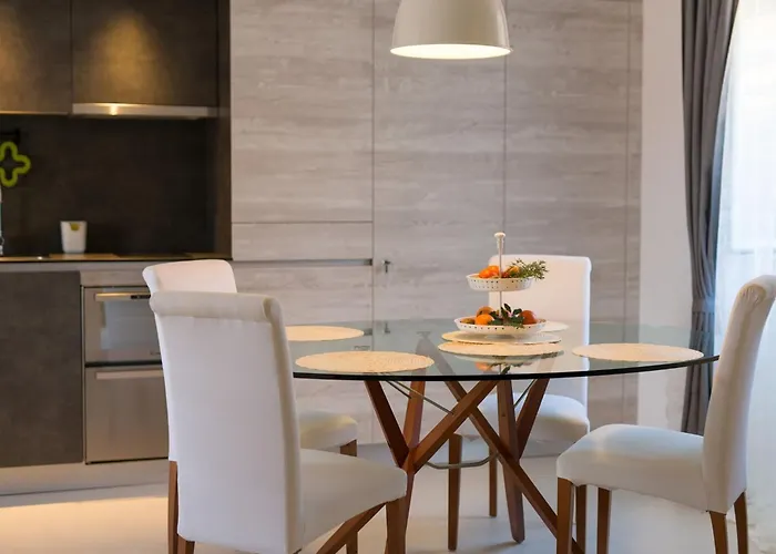 Lejlighed Vibrant And Elegant Downtown Krk - One Bedroom Krk Town