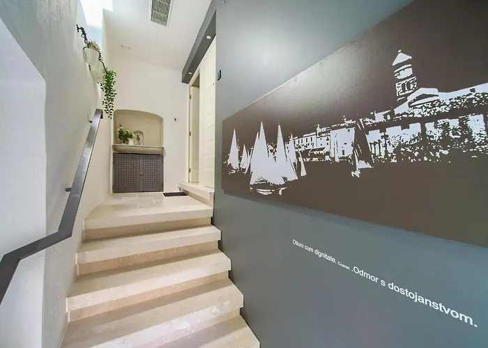 Vibrant And Elegant Downtown Krk - One Bedroom Lejlighed Krk Town