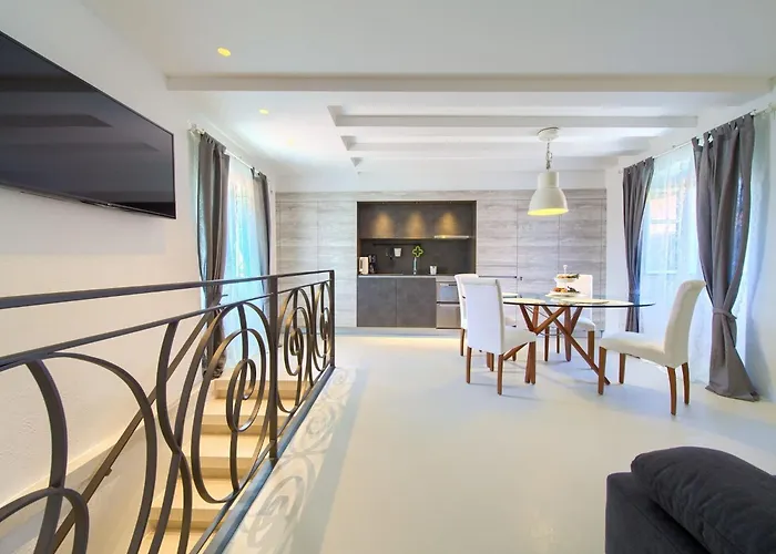 Vibrant And Elegant Downtown Krk - One Bedroom *